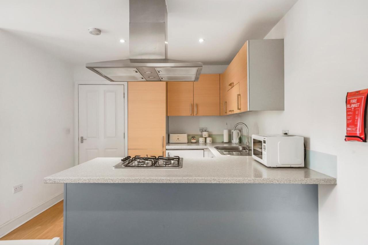 Luxnightzz - Two Bed - Close To North Station And Hospital Колчестер Экстерьер фото