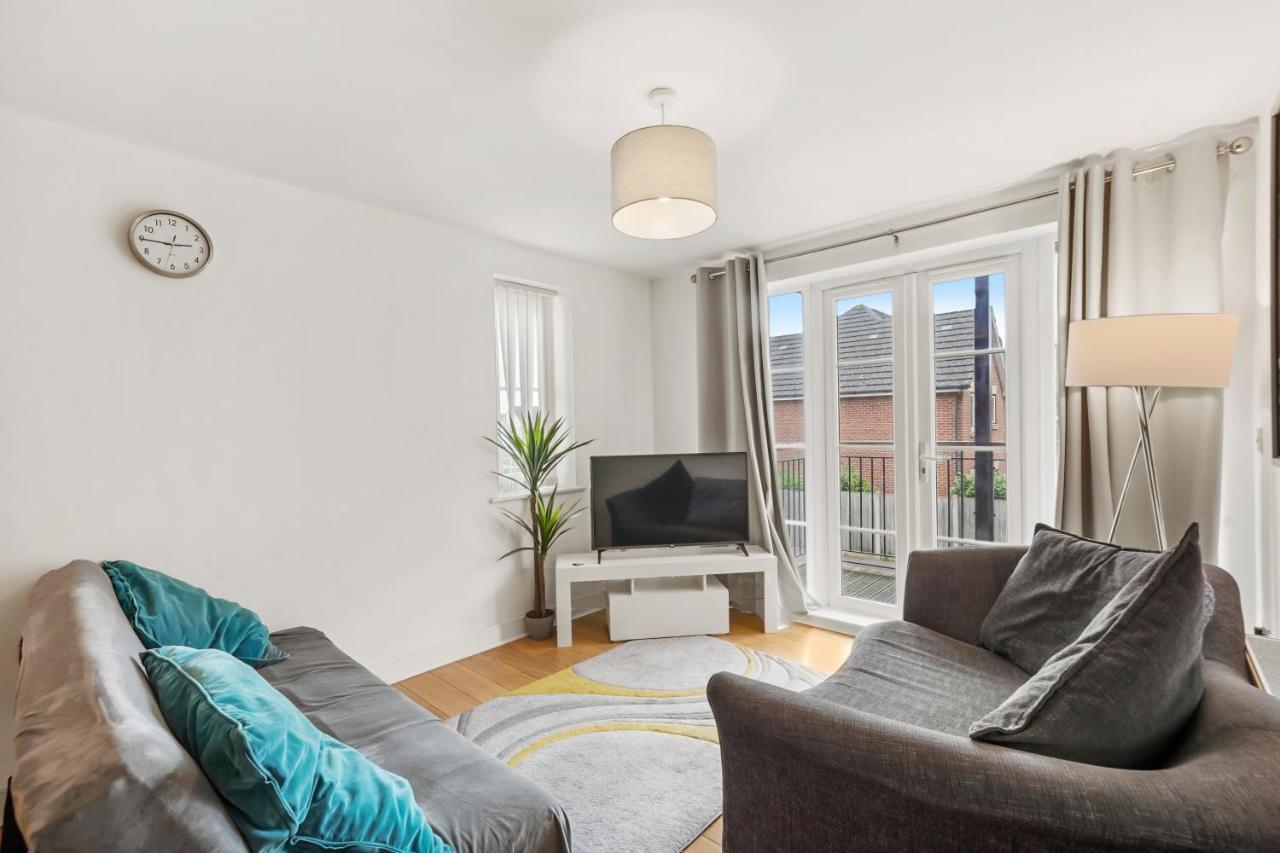 Luxnightzz - Two Bed - Close To North Station And Hospital Колчестер Экстерьер фото